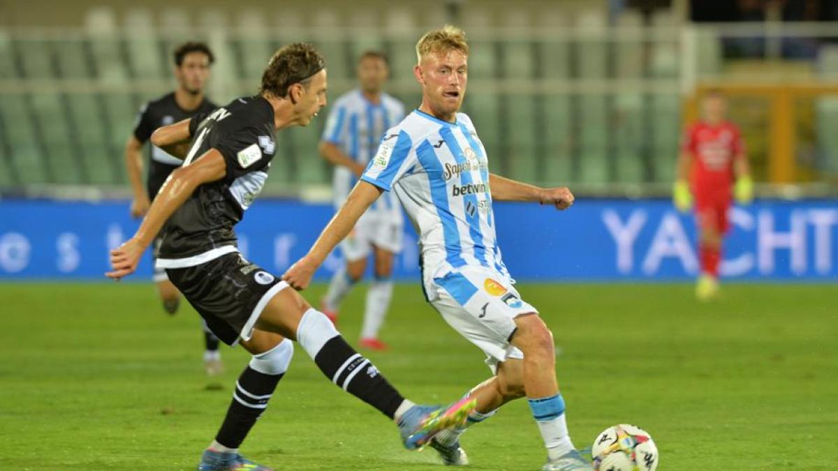 Cesena, buona la prima: 3 1 al Pescara nella gara che apre la Serie B. Shpendi subito in gol Cesena, buona la prima: 3 1 al Pescara nella gara che apre la Serie B. Shpendi subito in gol