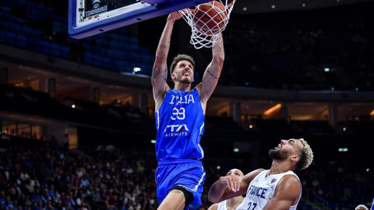 Polonara scrive agli Azzurri: "Ci farete divertire. Tiferò davanti alla tv con la maglia addosso" Polonara scrive agli Azzurri: "Ci farete divertire. Tiferò davanti alla tv con la maglia addosso"