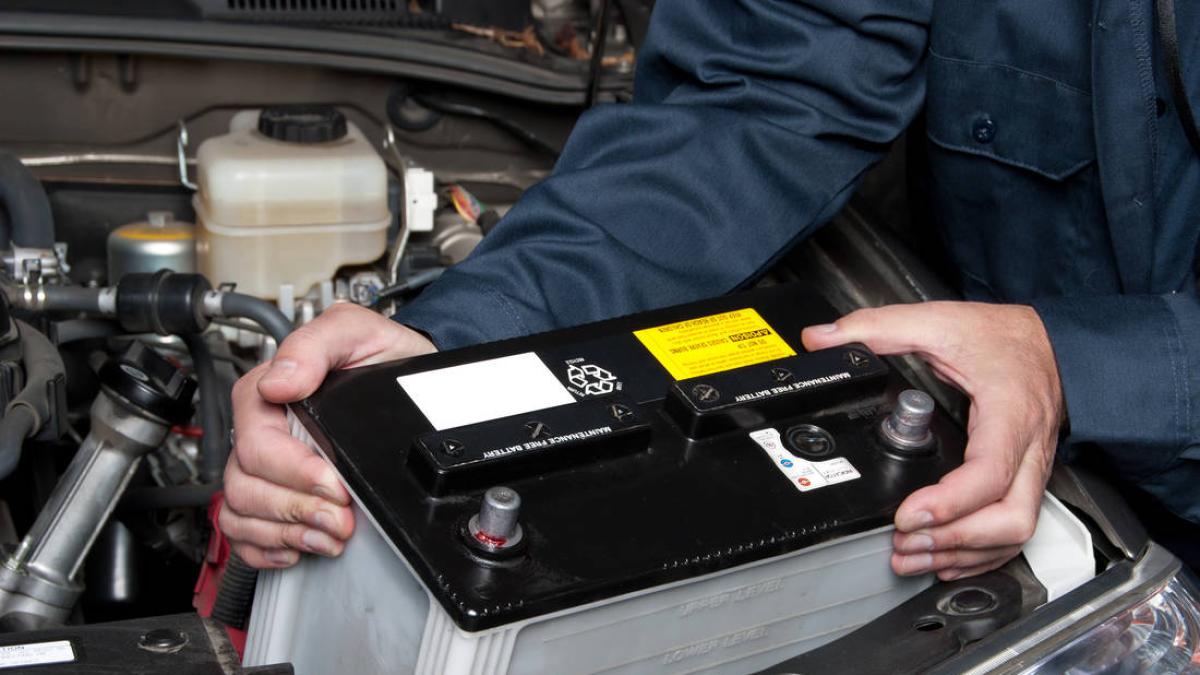 perch233 anche l8217auto elettrica ha bisogno della classica batteria a 12 volt