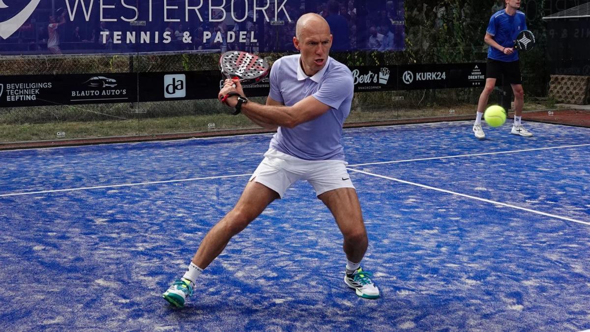 robben il debutto nel padel professionistico tra ranking tornei e il campo in giardino