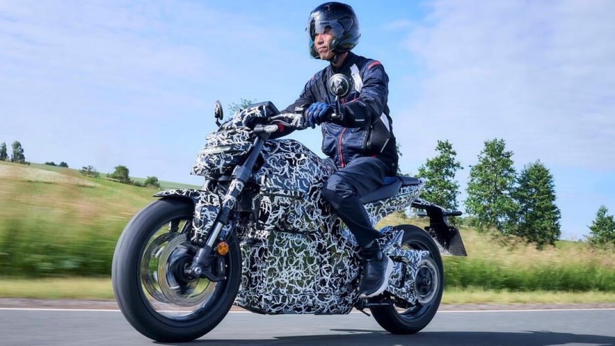 Ev Fun Concept, Honda accelera: primi test europei della naked a zero emissioni Ev Fun Concept, Honda accelera: primi test europei della naked a zero emissioni