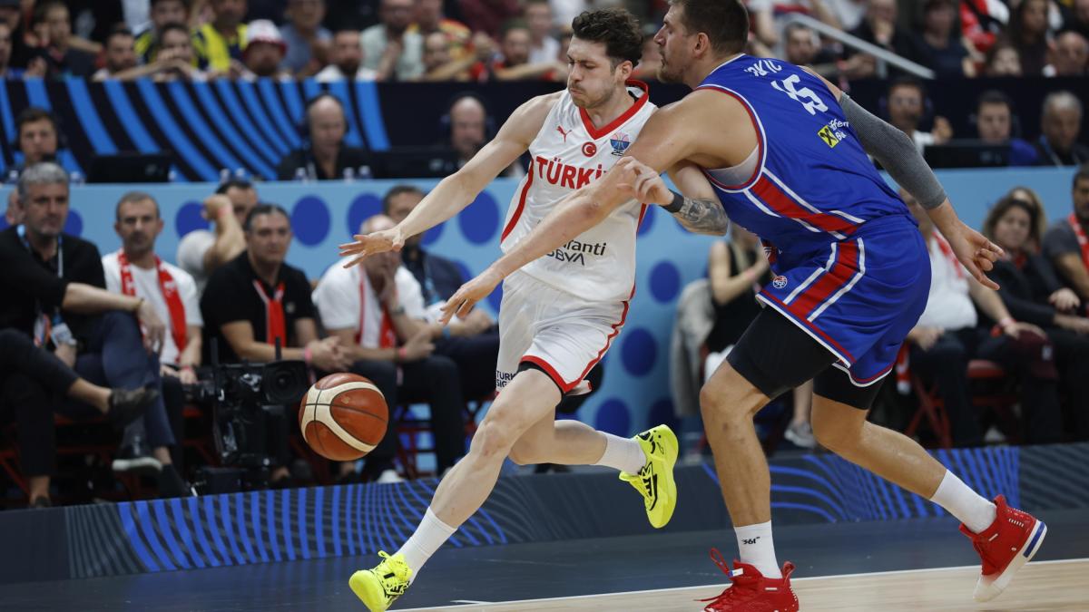 Europei, la Turchia chiude il girone A davanti alla Serbia. Girone B, la Germania vola Europei, la Turchia chiude il girone A davanti alla Serbia. Girone B, la Germania vola
