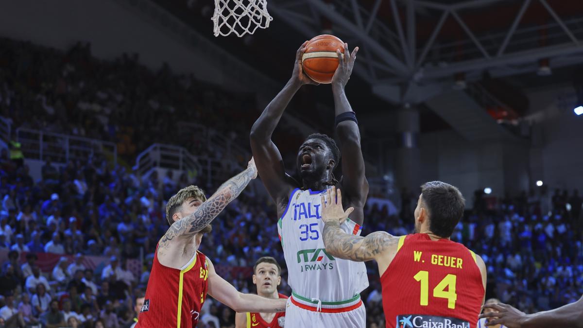 Diouf: "Che onore marcare Giannis, uno da videogames. La mia Italia? Coraggiosa e unita" Diouf: "Che onore marcare Giannis, uno da videogames. La mia Italia? Coraggiosa e unita"