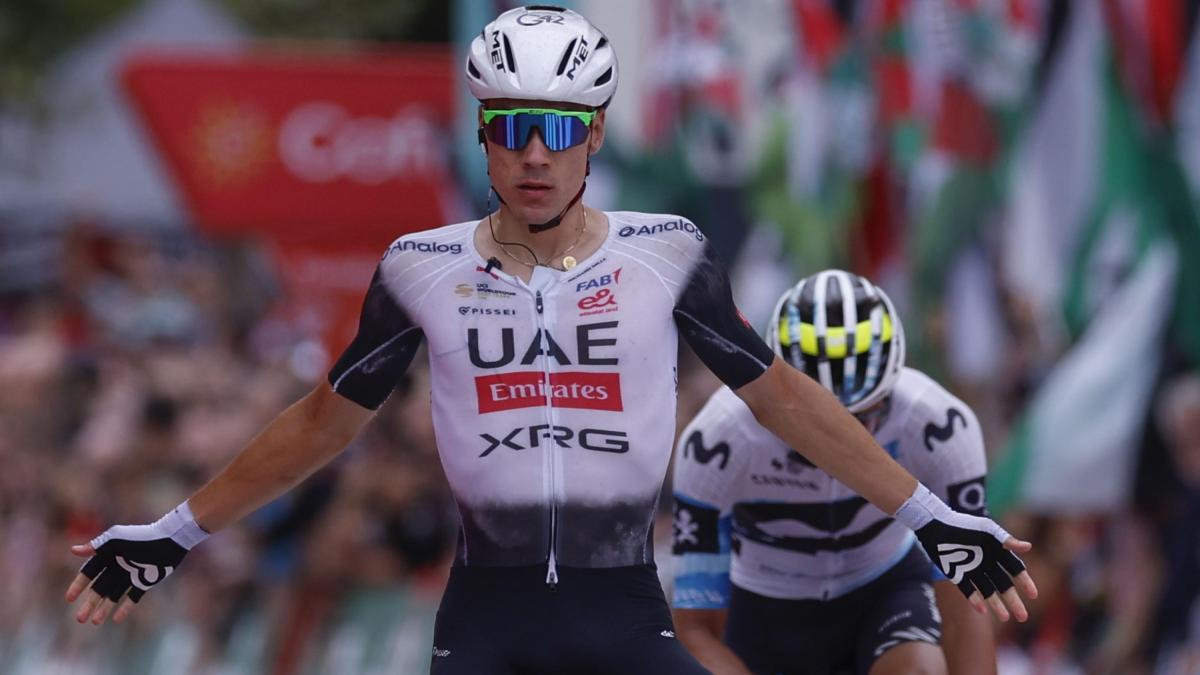 Vuelta, Ayuso sa vincere anche in volata. Nessun problema per Vingegaard Vuelta, Ayuso sa vincere anche in volata. Nessun problema per Vingegaard
