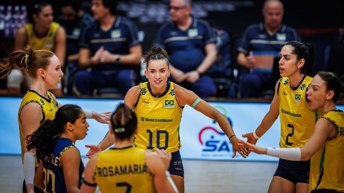 Bomber Gabi: "Care amiche vi sfido. Siete forti, ma noi siamo... il Brasile"
