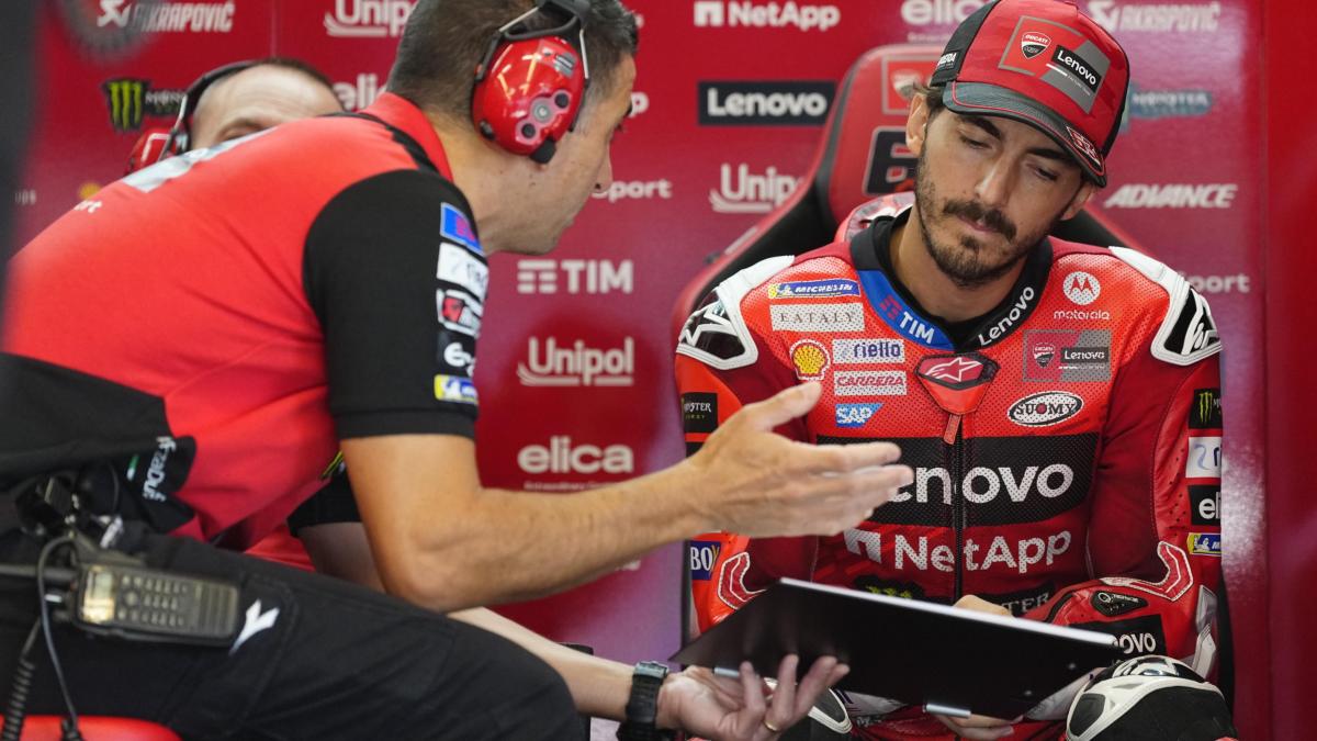 Sprint, Marquez gode: “Alex imprendibile, io avevo mollato, poi...". Bagnaia: "Non trovo il bandolo" Sprint, Marquez gode: “Alex imprendibile, io avevo mollato, poi...". Bagnaia: "Non trovo il bandolo"