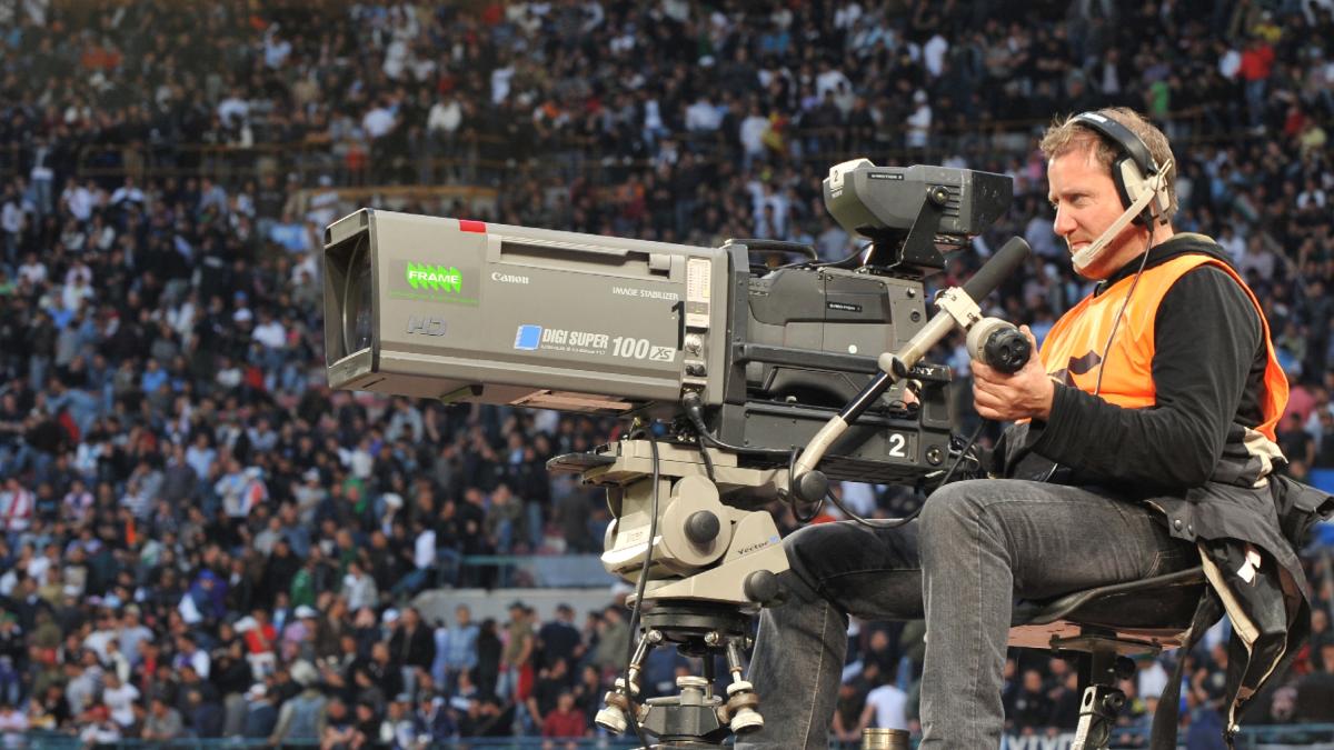 svolta anti pirateria lega dazn e sky potranno chiedere i danni agli utenti illegali