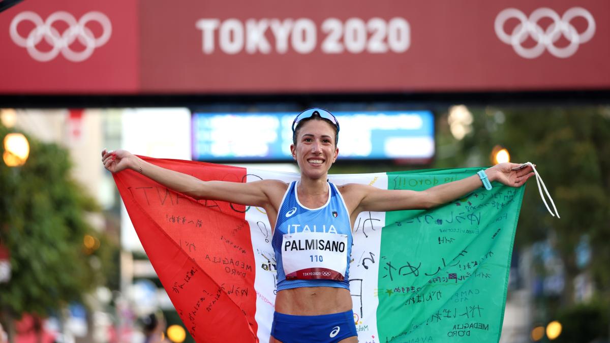 palmisano due litri e mezzo d acqua e un fermacapelli portafortuna cos236 affronto tokyo