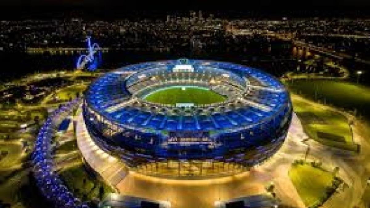 Milan Como a Perth, l