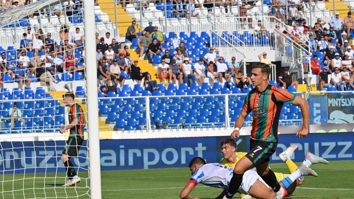 Serie B: il Modena stende il Bari, Frosinone ok a Padova. Venezia rimontato da 2-0 a Pescara