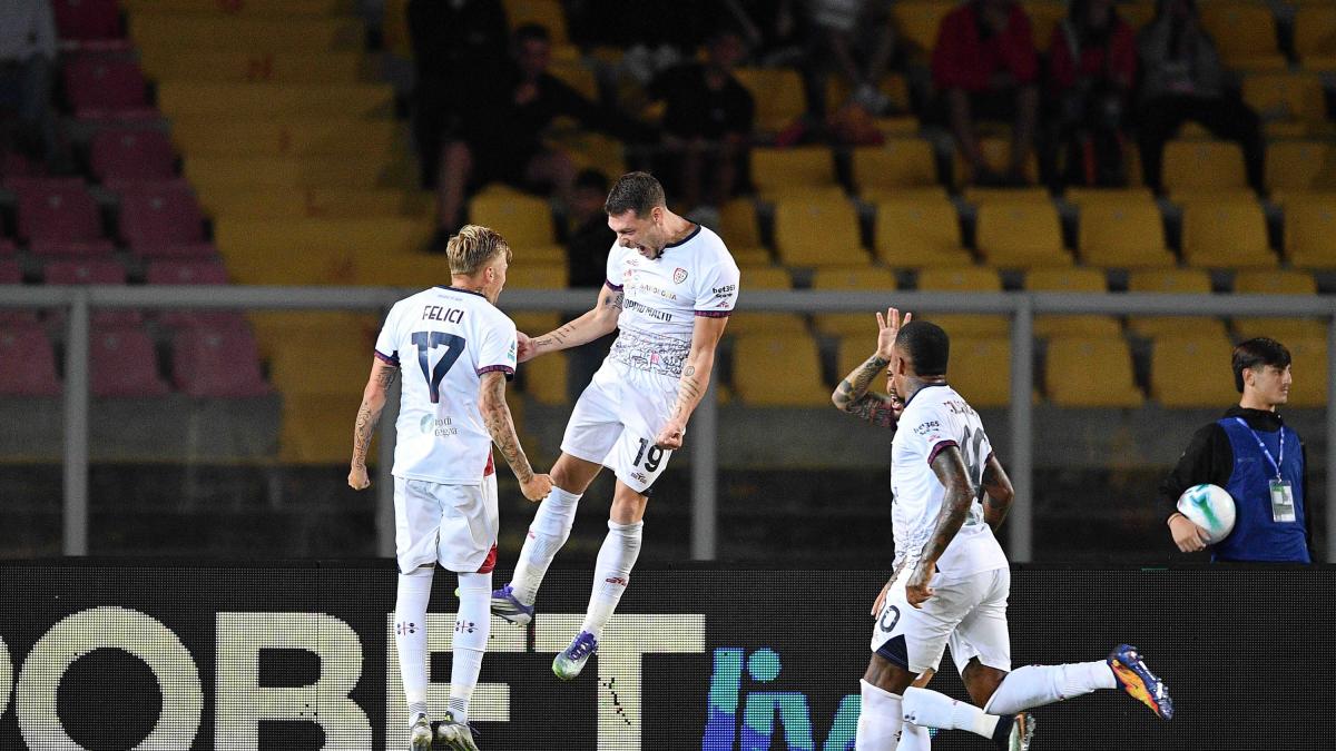 Il Gallo Belotti canta due volte: Cagliari, bella rimonta a Lecce