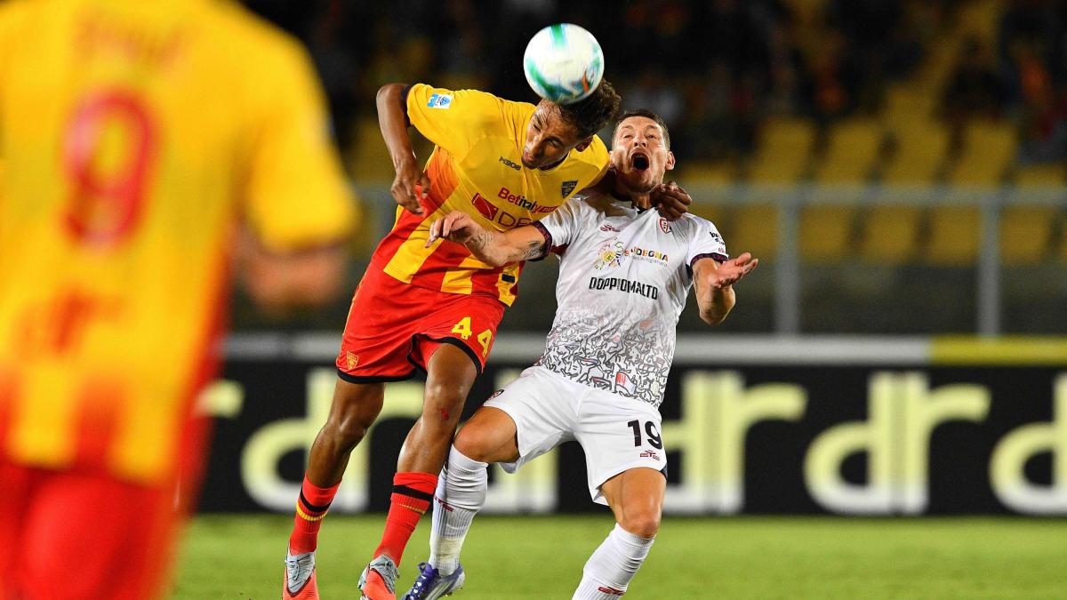 Lecce Cagliari, le pagelle: che errore Morente, 5,5. Belotti, doppietta da 7