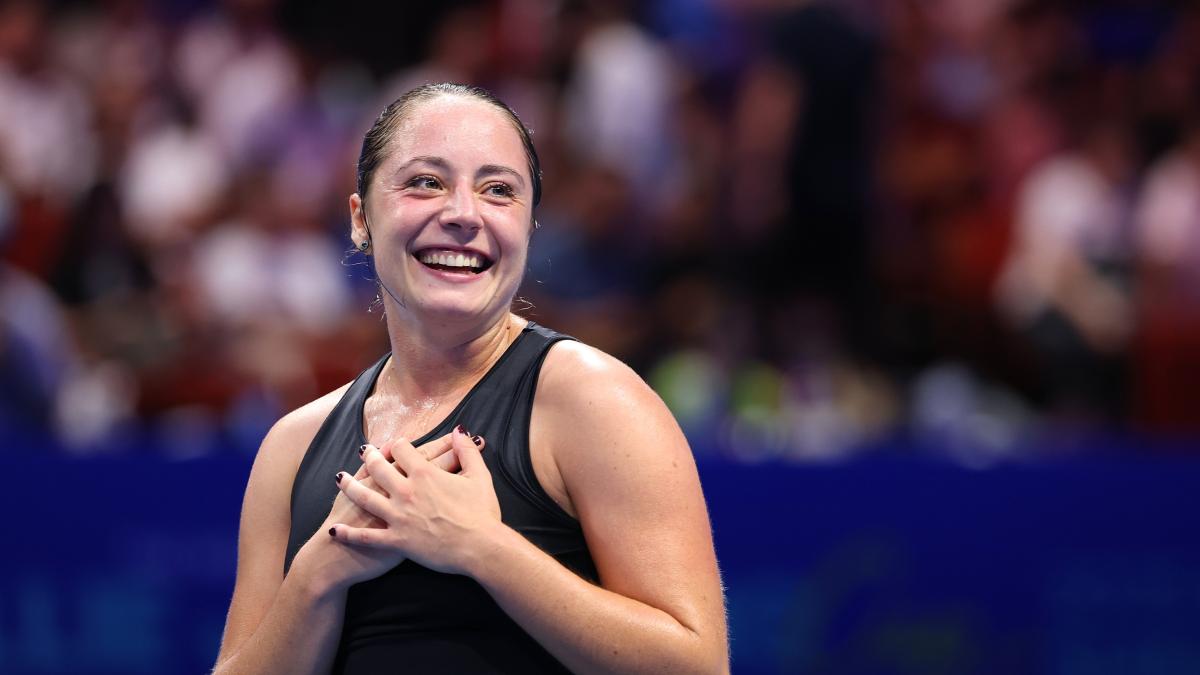 super cocciaretto domina navarro e porta l italia a un passo dalla bjk cup
