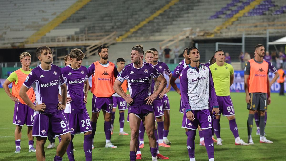 Fiorentina fischiata e contestata. Pioli: "Non mi aspettavo un avvio così difficile"
