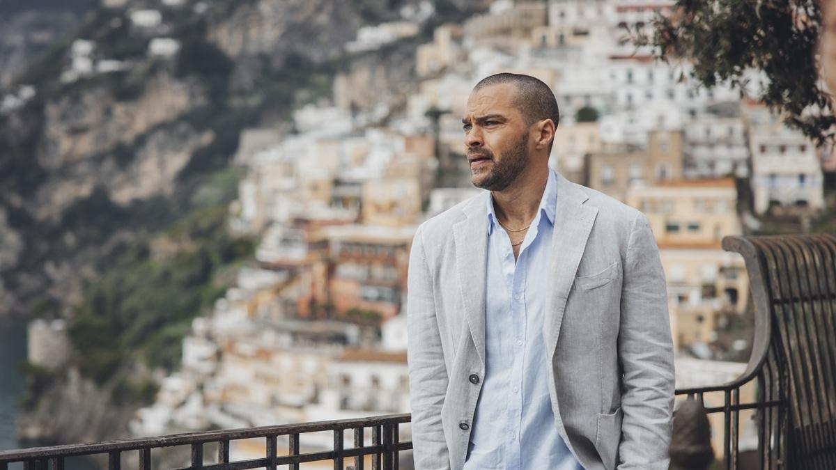 Hotel Costiera, su Prime Video la serie "italiana" con Jesse Williams