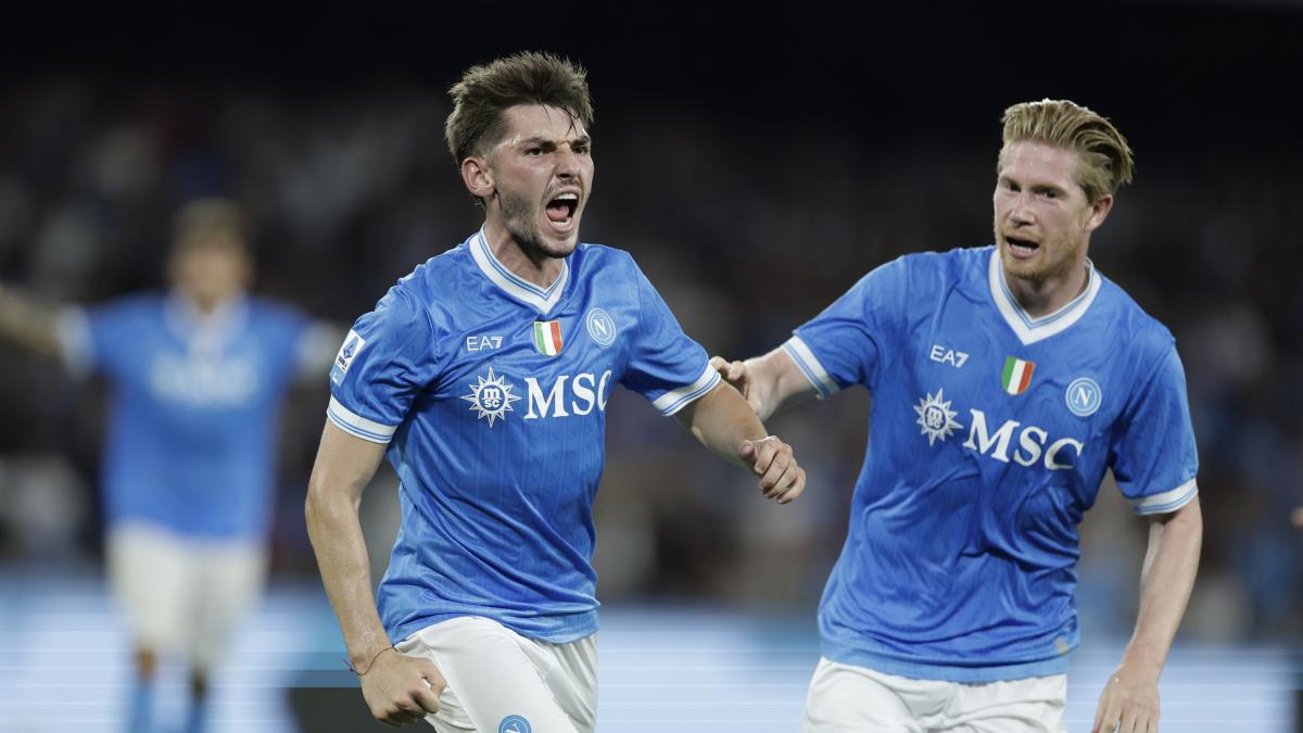 Poker Napoli, Conte è primo da solo. Ma che sofferenza con il Pisa
