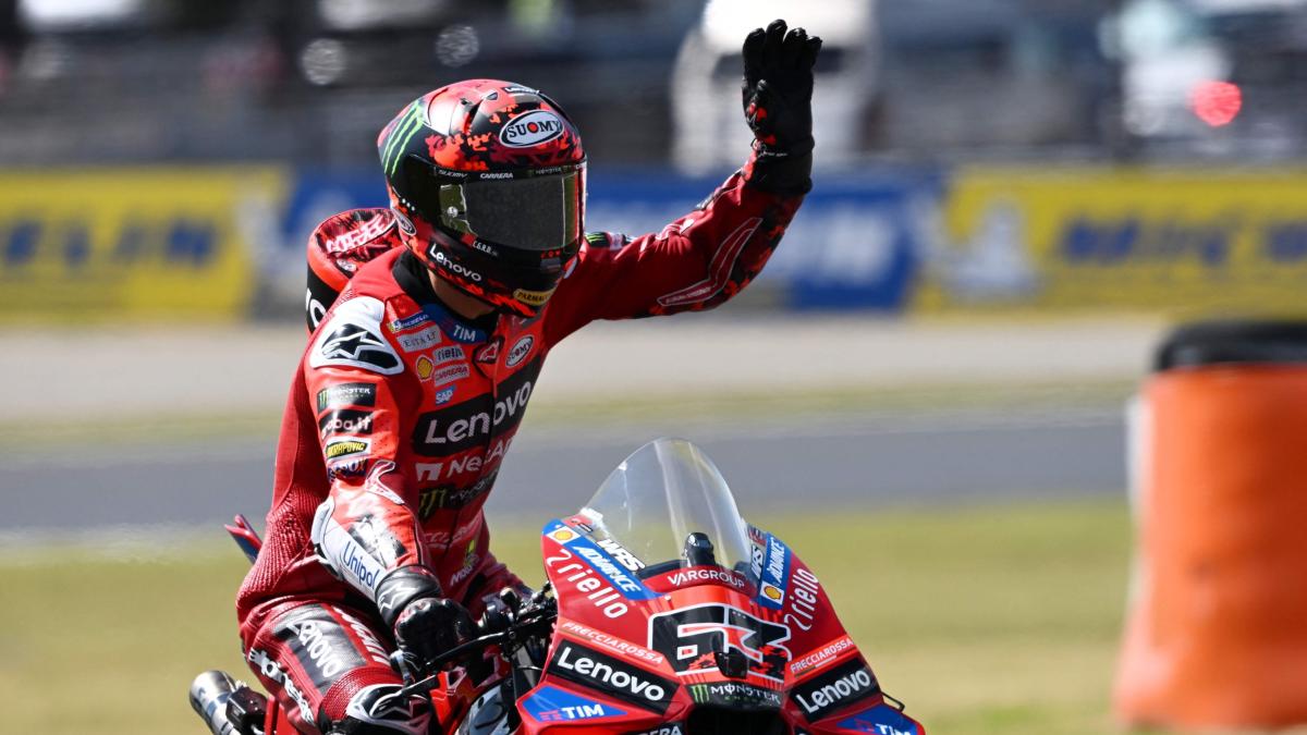 È tornato Bagnaia! Domina la Sprint in Giappone. Marquez secondo, domani può essere Mondiale