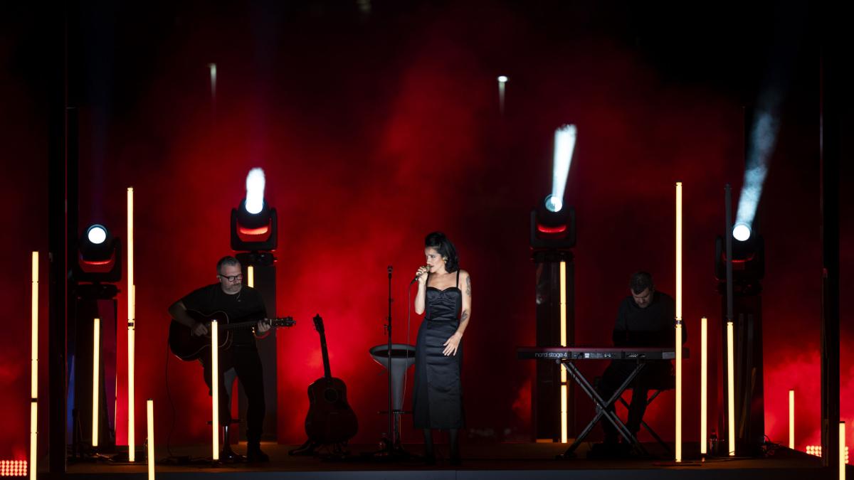 Il concerto di Levante, il molo di Palermo, i giochi d