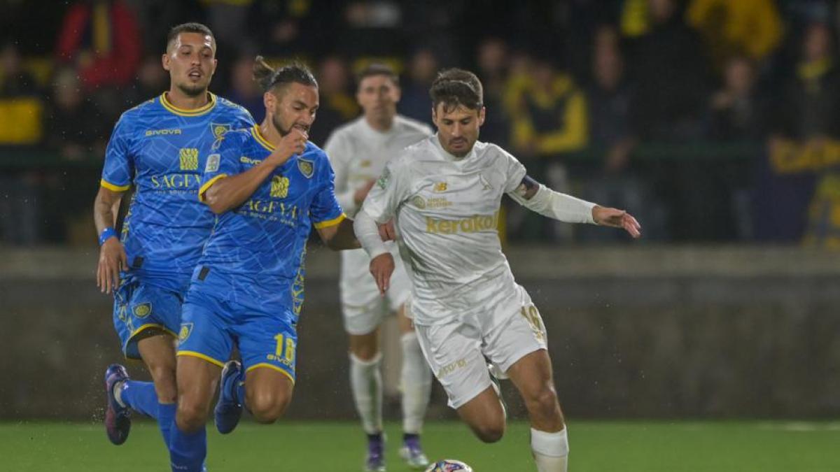 Solo pareggi in Serie B: il Modena si ferma ma rimane primo. Samp-Catanzaro 0-0