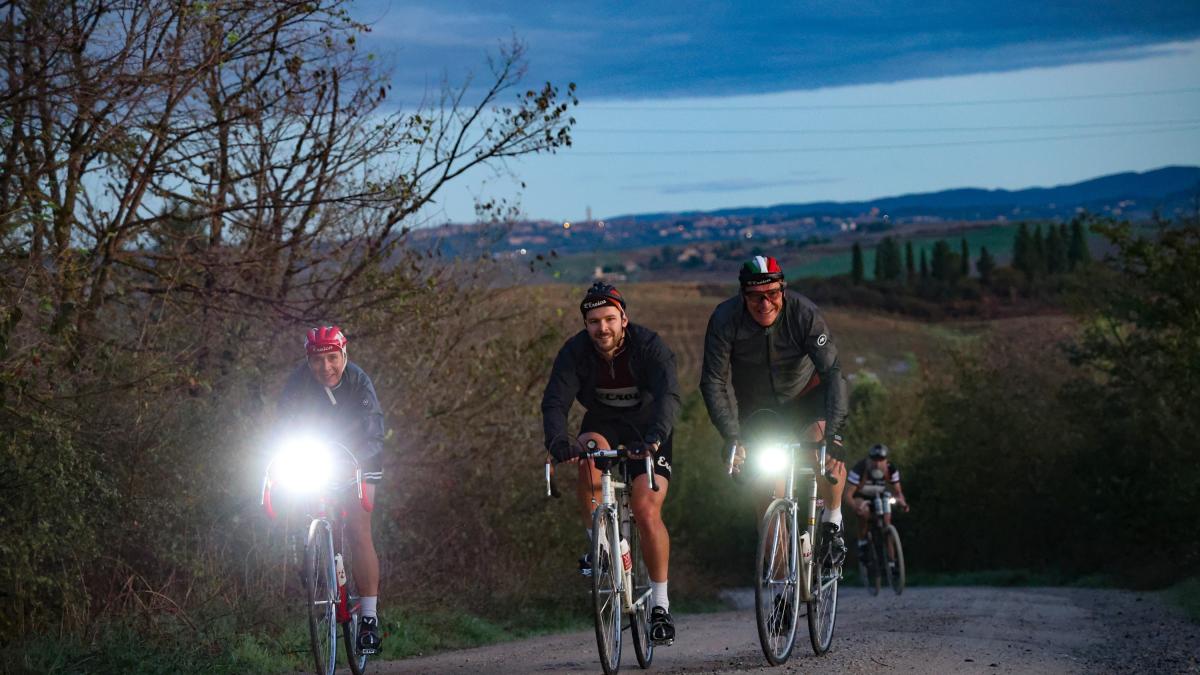 l8217eroica a gaiole in chianti un viaggio a pedali nel tempo sulle strade bianche di siena
