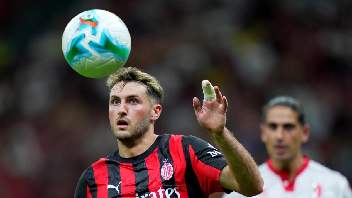 Milan, la chiave tattica di Allegri: Gimenez un nove totale, così aiuterà i rossoneri