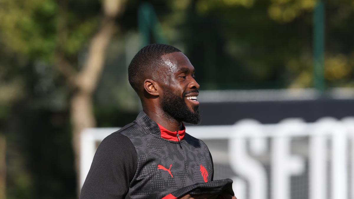 Allegri prepara il suo Milan. Tomori pronto per giocare, a sinistra Bartesaghi