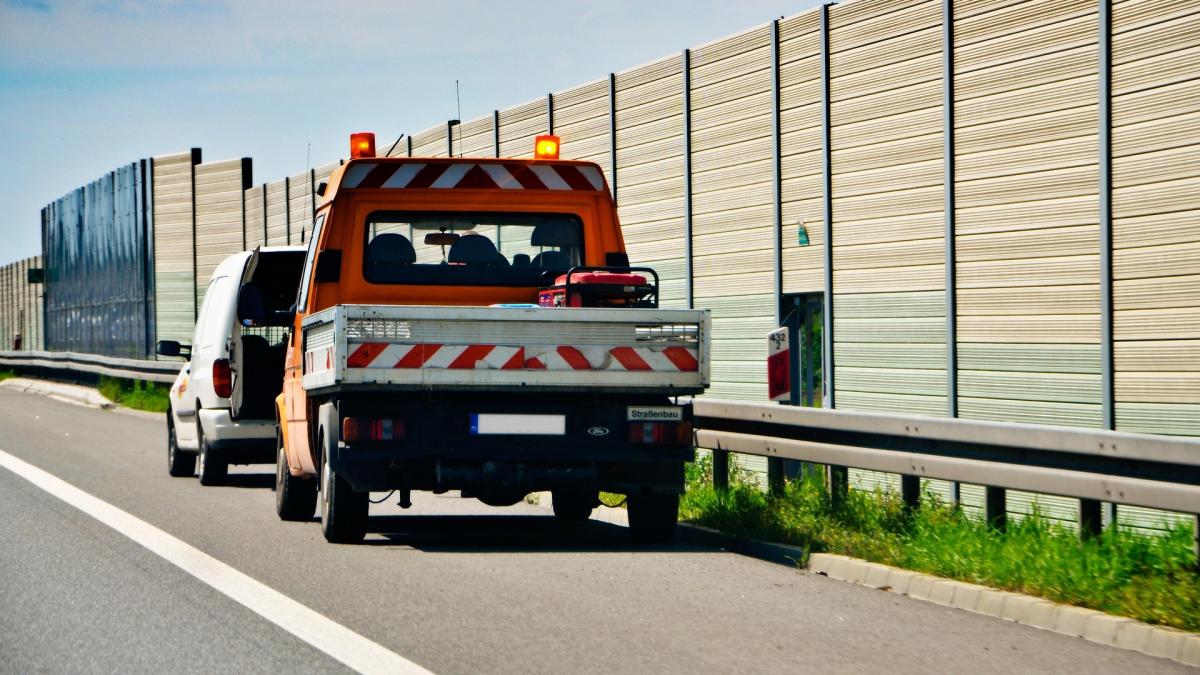 quando si pu242 usare la corsia d emergenza sulle autostrade e a scorrimento veloce