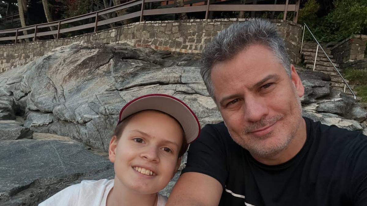 Julio Sergio e il figlio Enzo morto di tumore: "Sono in piedi grazie allo psichiatra e alla fede" Julio Sergio e il figlio Enzo morto di tumore: "Sono in piedi grazie allo psichiatra e alla fede"