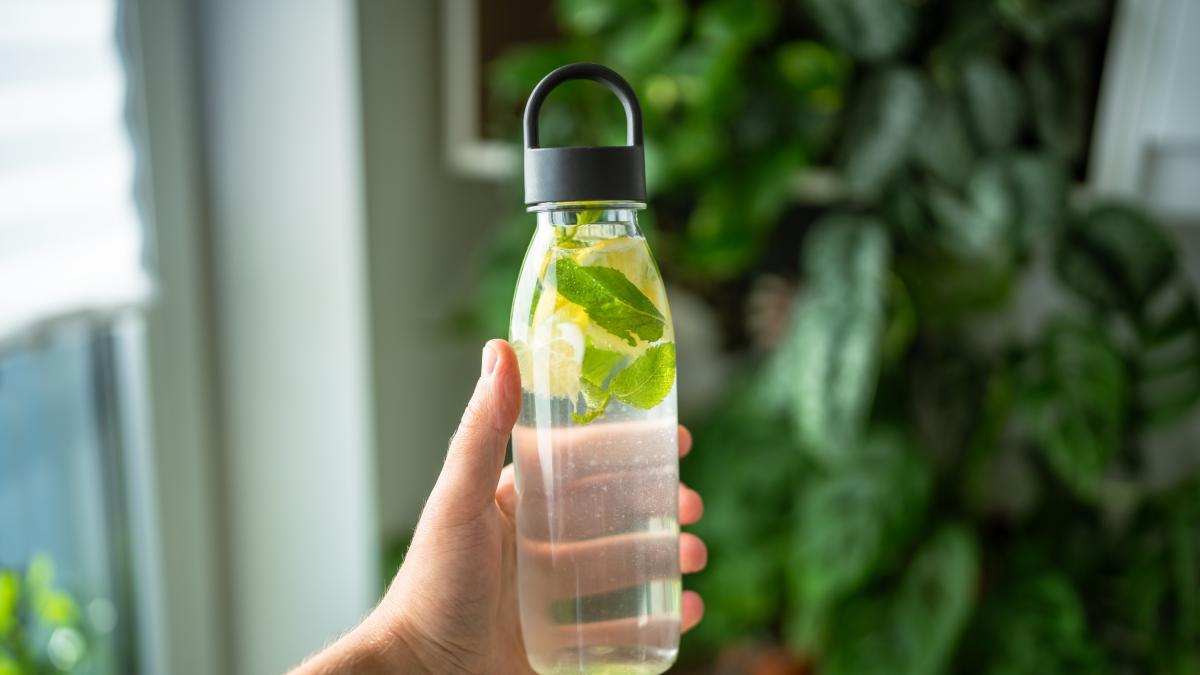 Loaded water: il nuovo trend per restare idratati ed energici. Fa davvero bene? Loaded water: il nuovo trend per restare idratati ed energici. Fa davvero bene?