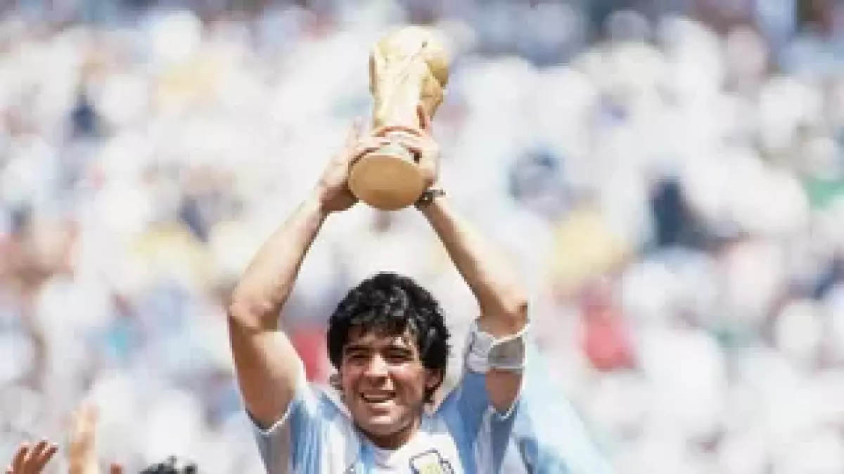Nasce il marchio "Maradona": accordo fra gli eredi e un marchio svedese Nasce il marchio "Maradona": accordo fra gli eredi e un marchio svedese