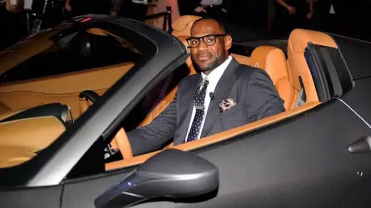 Bronny e LeBron James: Ferrari, Lamborghini e le altre auto da sogno della famiglia record dell