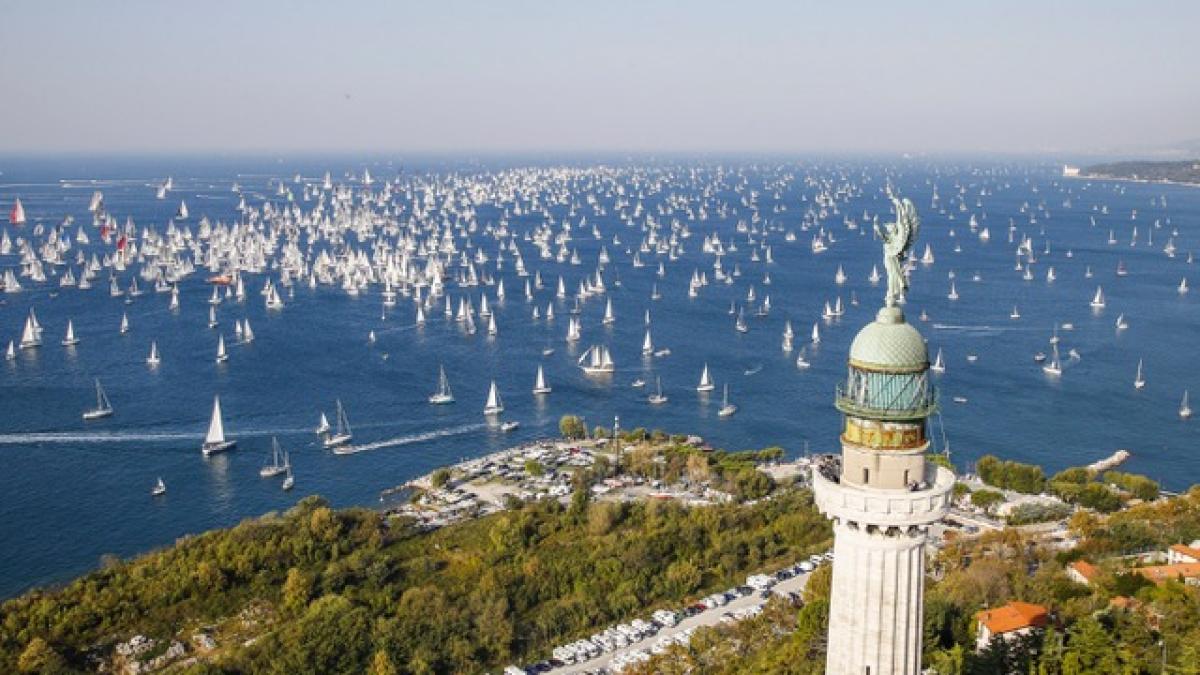 barcolana a trieste ci siamo al via 18mila fra campioni celebrati e semplici appassionati