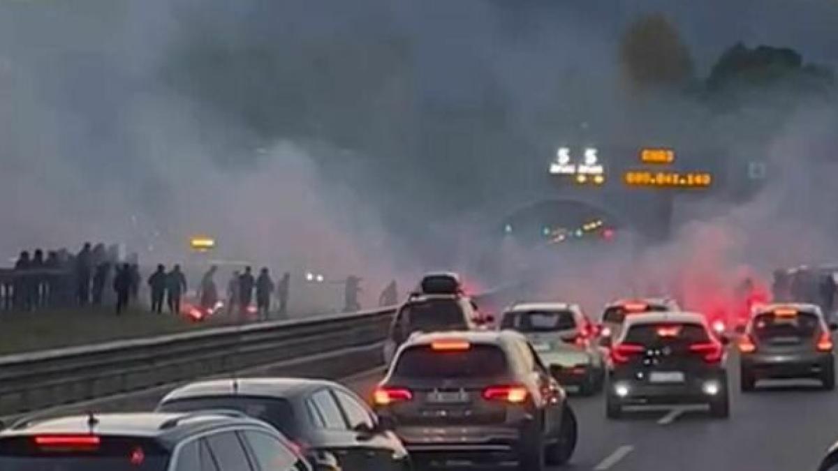 Scontri tra ultras di Catania e Casertana in autostrada: paralizzato il traffico nella A2