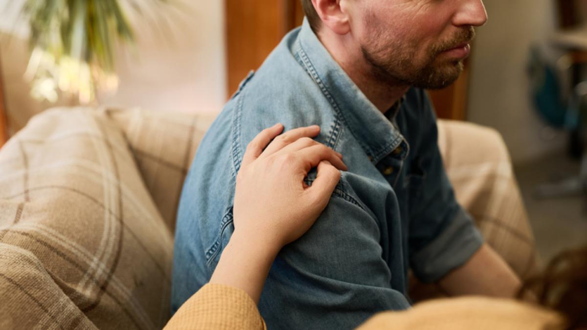 Cos’è il mankeeping: quando la gestione emotiva degli uomini ricade sulle donne Cos’è il mankeeping: quando la gestione emotiva degli uomini ricade sulle donne