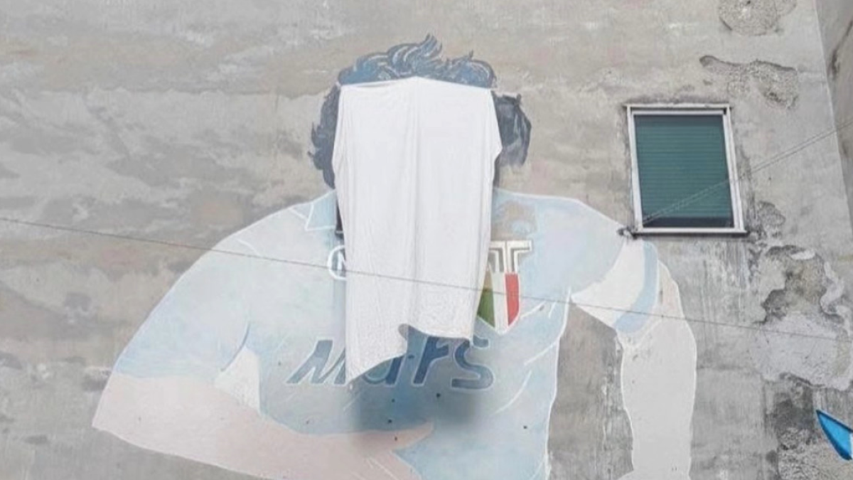 Napoli, sprint scudetto anche nel turismo. Ma che polemiche sul "Largo Maradona"