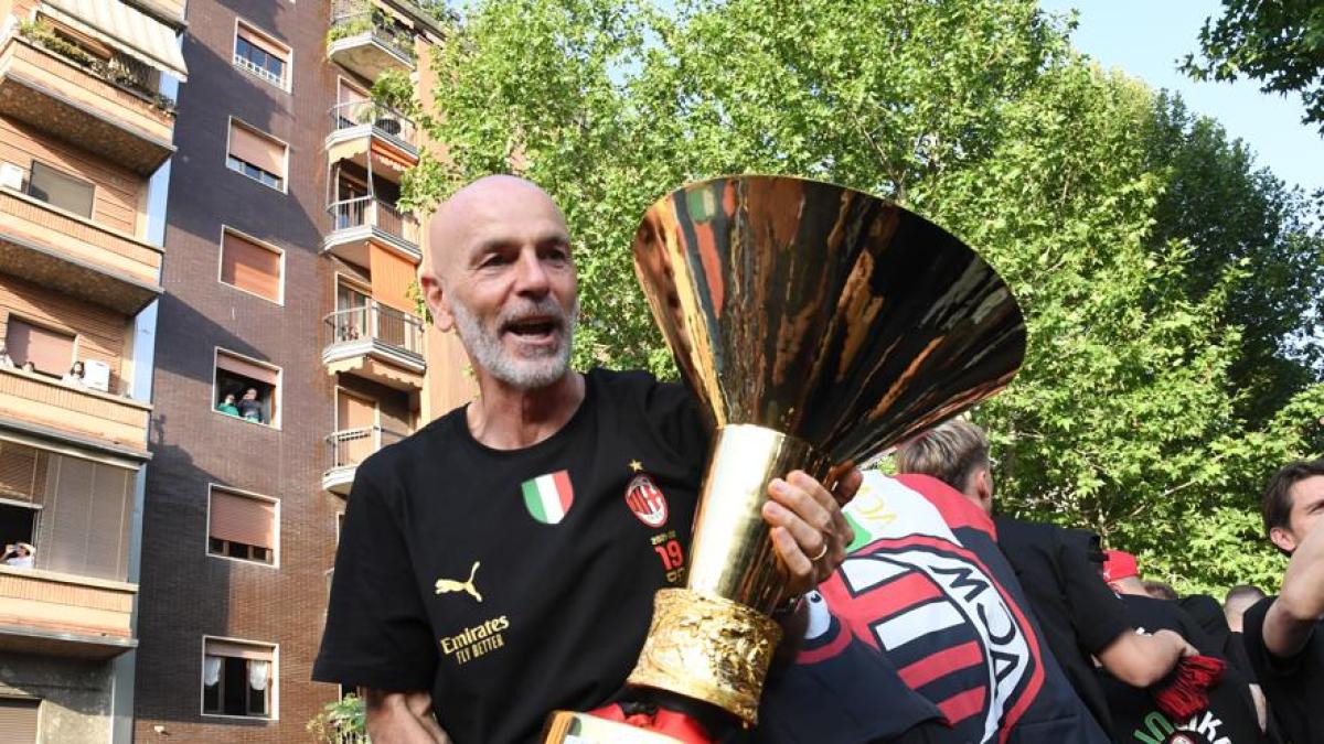 Giroud che si gira, lo scudetto, quel placcaggio: Pioli e il Milan in 10 momenti Giroud che si gira, lo scudetto, quel placcaggio: Pioli e il Milan in 10 momenti