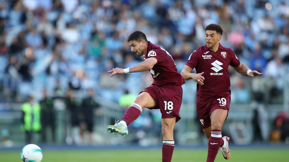 Simeone e Adams, sintonia granata: ecco la nuova coppia d Simeone e Adams, sintonia granata: ecco la nuova coppia d