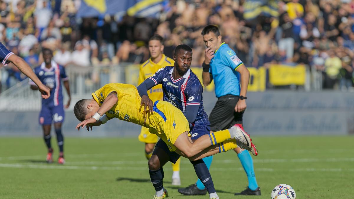 Frosinone ancora ko col Monza. Pari in rimonta del Pescara. La Reggiana ribalta il Bari Frosinone ancora ko col Monza. Pari in rimonta del Pescara. La Reggiana ribalta il Bari