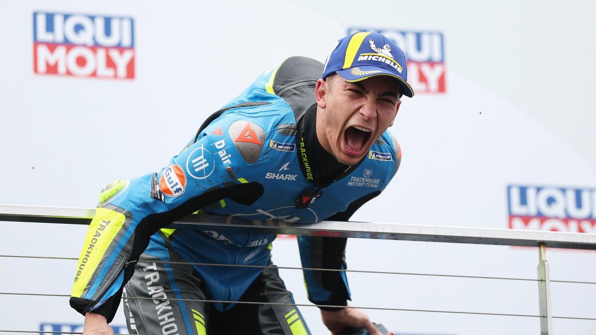 La prima volta di Fernandez: vince in Australia davanti a Diggia e Bezzecchi. Bagnaia cade ancora La prima volta di Fernandez: vince in Australia davanti a Diggia e Bezzecchi. Bagnaia cade ancora