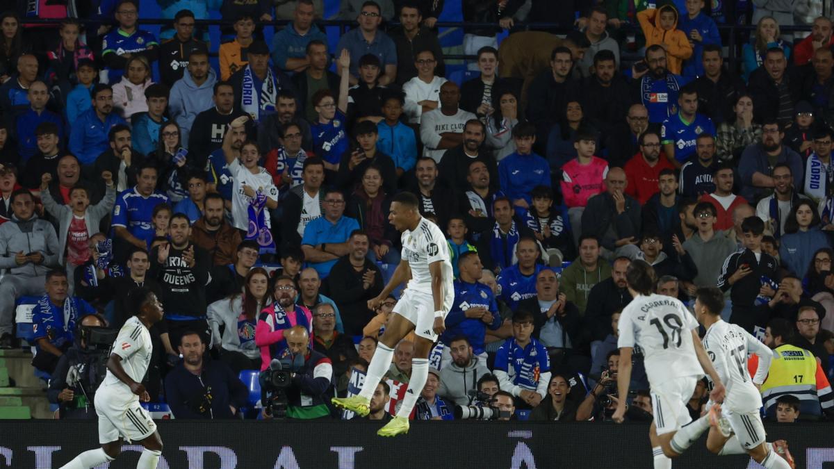 Mbappé affonda il Getafe (in 9), Real Madrid da solo in vetta prima del Clasico Mbappé affonda il Getafe (in 9), Real Madrid da solo in vetta prima del Clasico