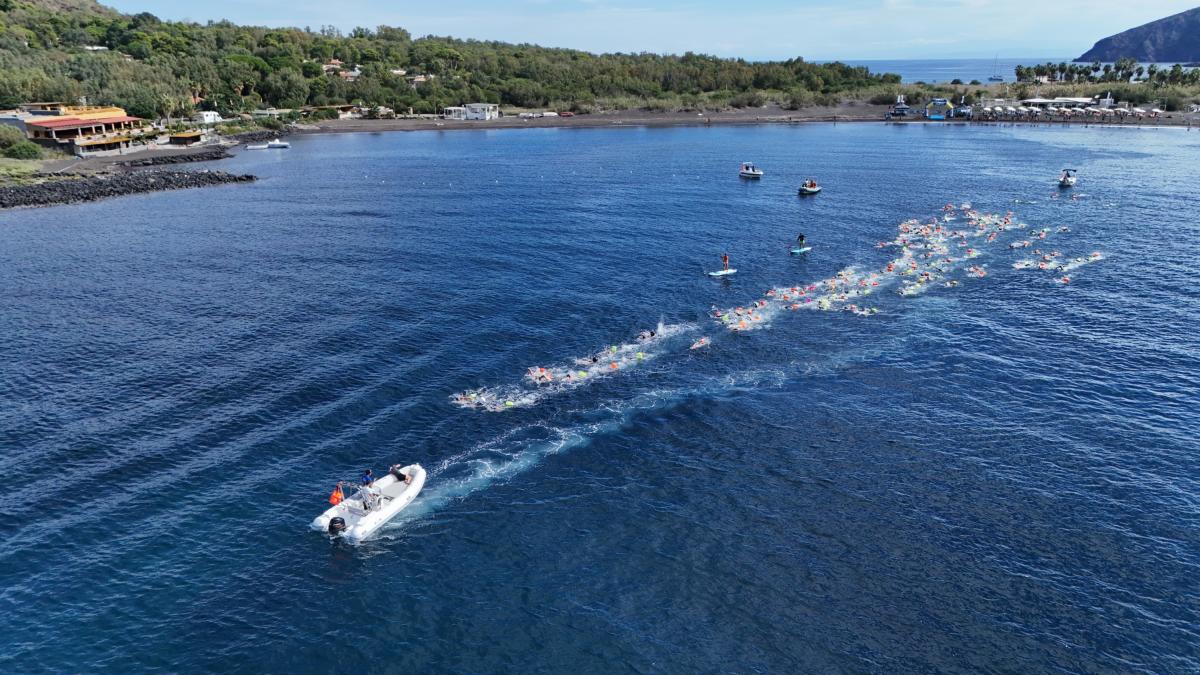 Nuoto e gravidanza: ecco perché fa bene al cuore, alla mente e... al bebè Nuoto e gravidanza: ecco perché fa bene al cuore, alla mente e... al bebè