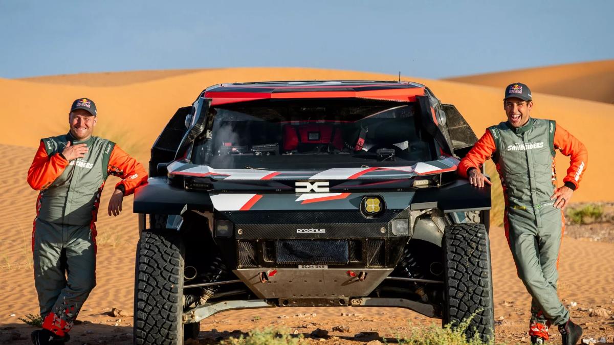 Dacia, arriva il campione del mondo Moraes: assalto alla Dakar con quattro auto Dacia, arriva il campione del mondo Moraes: assalto alla Dakar con quattro auto