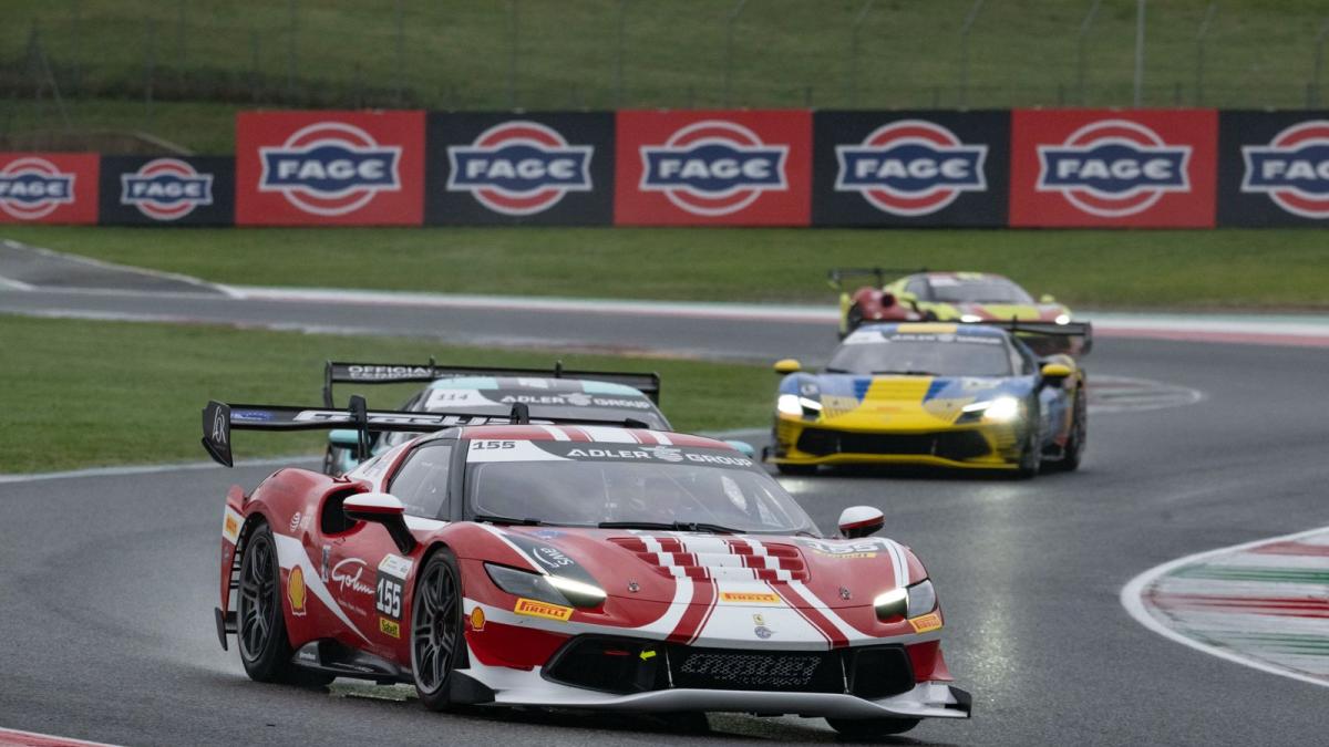 ferrari challenge mladosic nel 2026 debutta il trofeo middle east campionato maturo in gara piloti dai 18 ai 70 anni