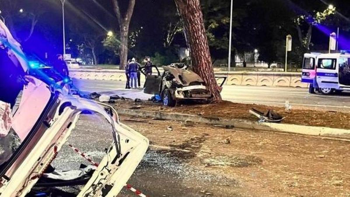 Incidente a Roma: auto travolta sulla Colombo, morta una ragazza. Gara di velocità? Incidente a Roma: auto travolta sulla Colombo, morta una ragazza. Gara di velocità?