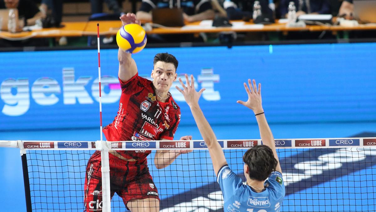 Super Nikolov: Civitanova stoppa Trento. Perugia sola in testa, Modena piega Piacenza