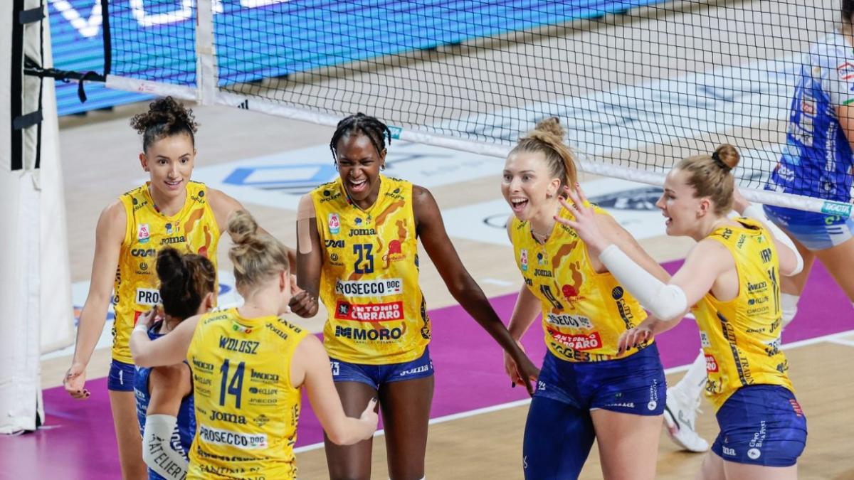 Conegliano soffre, poi piega Chieri. Scandicci e Novara tengono il passo