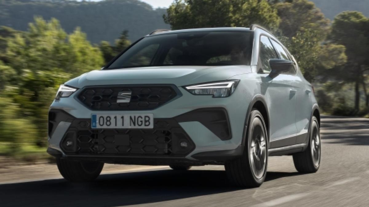 Seat Arona, come cambia con il restyling: tre motori a benzina, design rinnovato e più tecnologia Seat Arona, come cambia con il restyling: tre motori a benzina, design rinnovato e più tecnologia