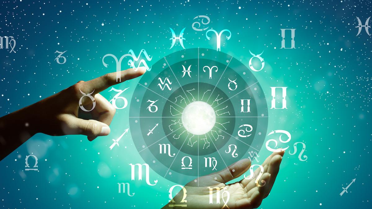 L'oroscopo di domenica 2 novembre: giornata al top per l'Acquario, male per la Bilancia