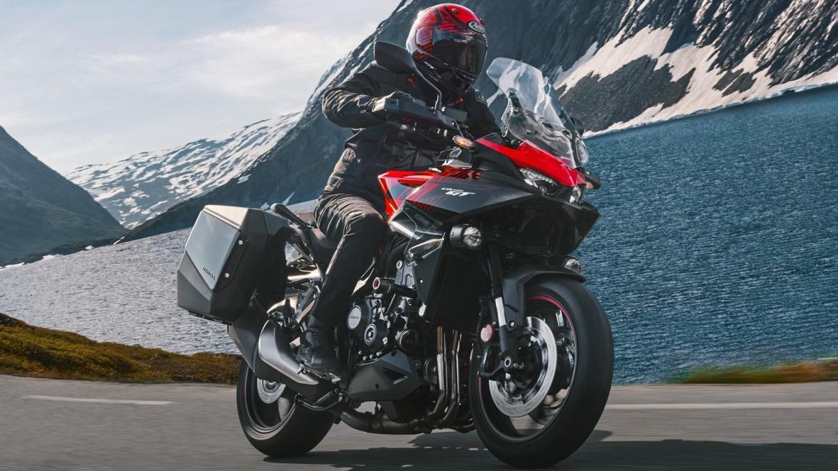 Honda svela la nuova CB1000GT: base Hornet, anima tourer