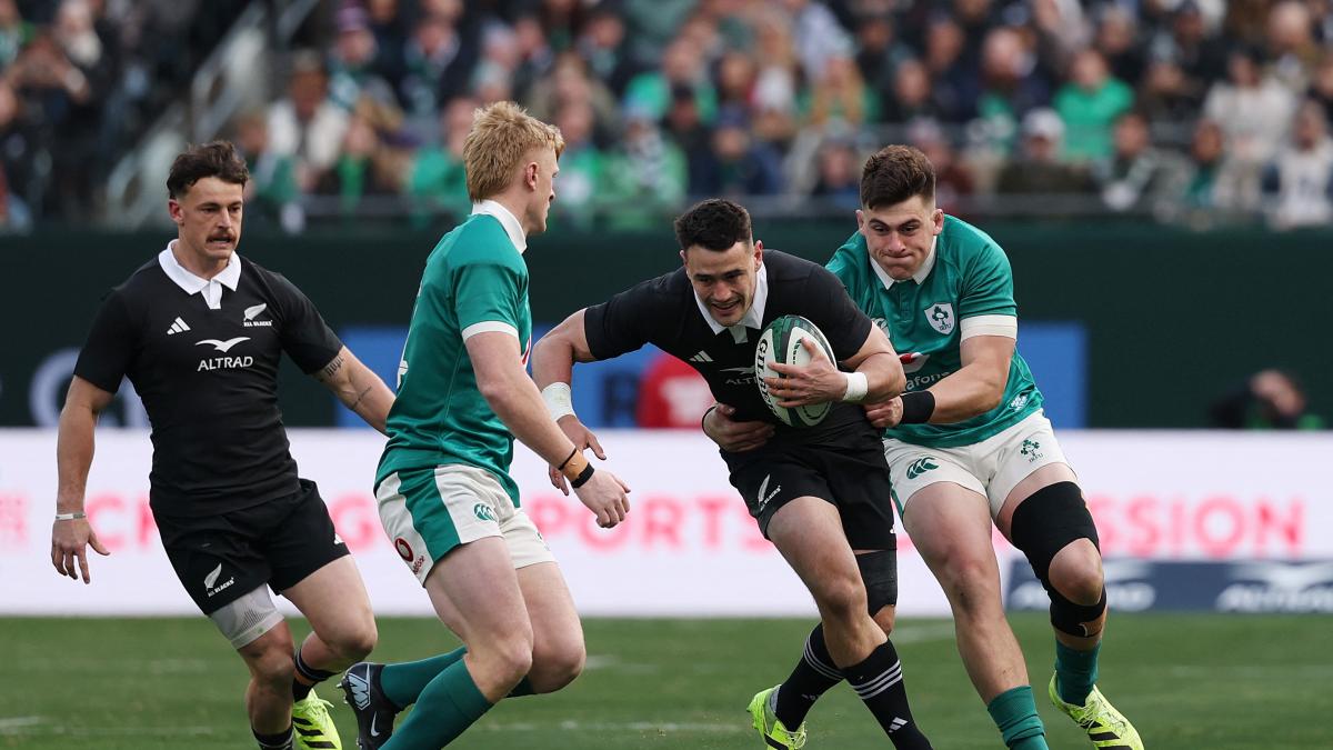 Gli All Blacks balbettano per un
